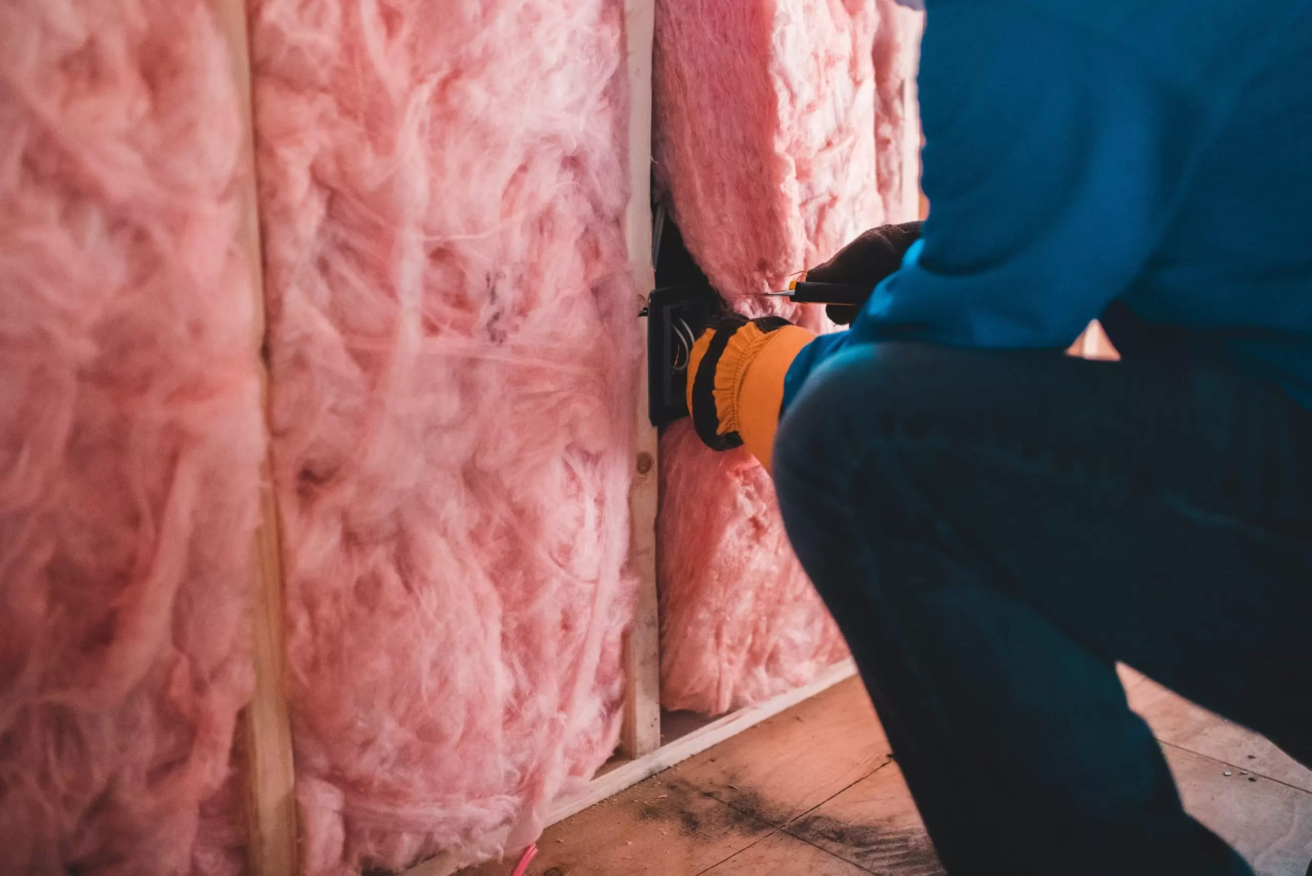 Blue Label Services Reasons to Insulate Your Home for Winter scaled 1